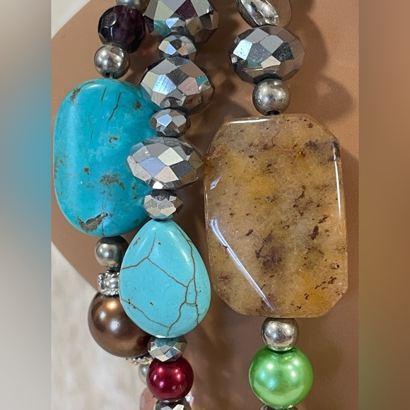 Spectacular Multi Stone Multi Strand Necklace - Picture 3 of 12